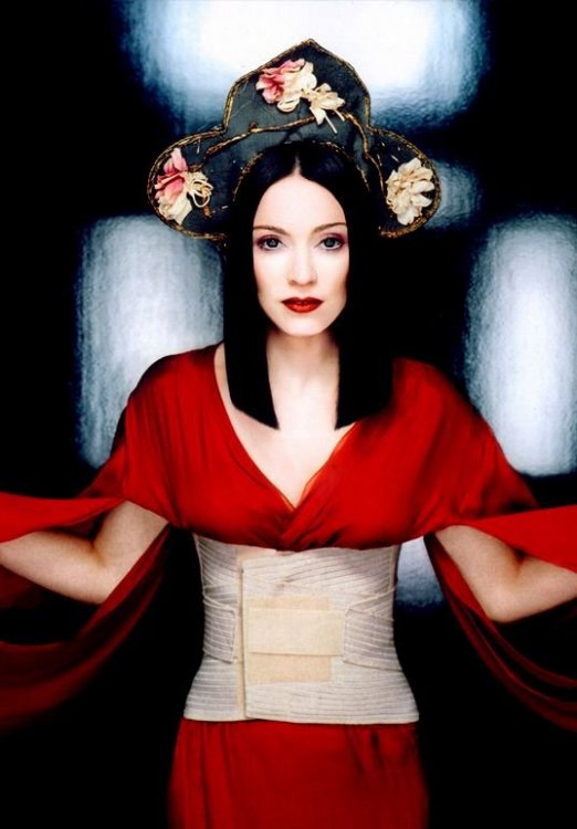 Madonna geisha.jpg