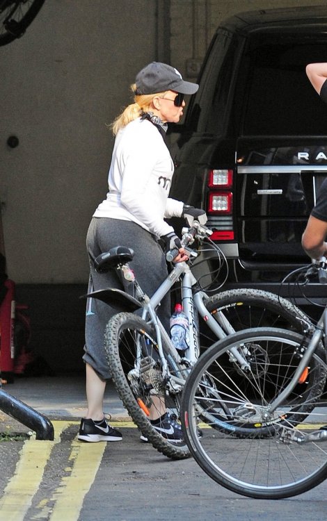 madonna-out-on-her-bike-in-london-07-11-2018-9.jpg