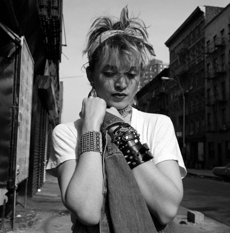 Madonna-photographed-outside-her-East-Village-Apartment-in-New-York-City-by-Richard-Corman-1982-e-1200x1217.jpg